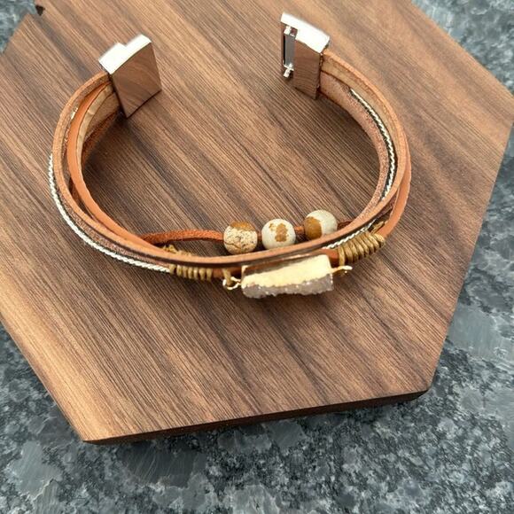 FRANCESCA’S DRUZY RHINESTONE MULTI LAYERED MAGNET CLOSURE BRACELET - Picture 3 of 6